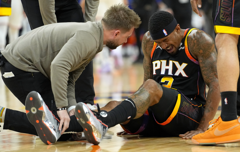 爱游戏下载-尼克斯横扫马刺,麦科勒姆统治全场