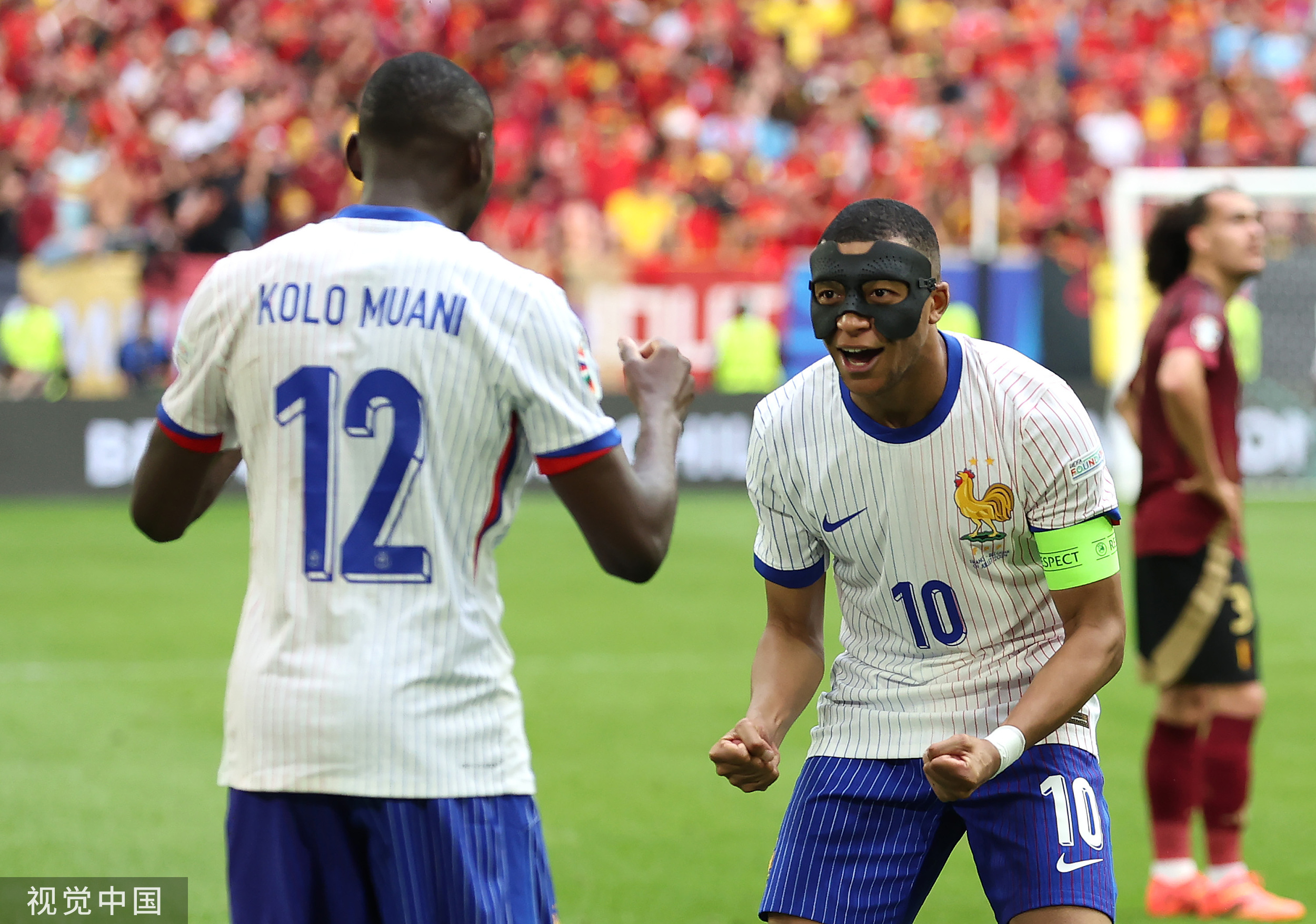 爱游戏官方入口-法国队险胜德国队，马龙统治全场