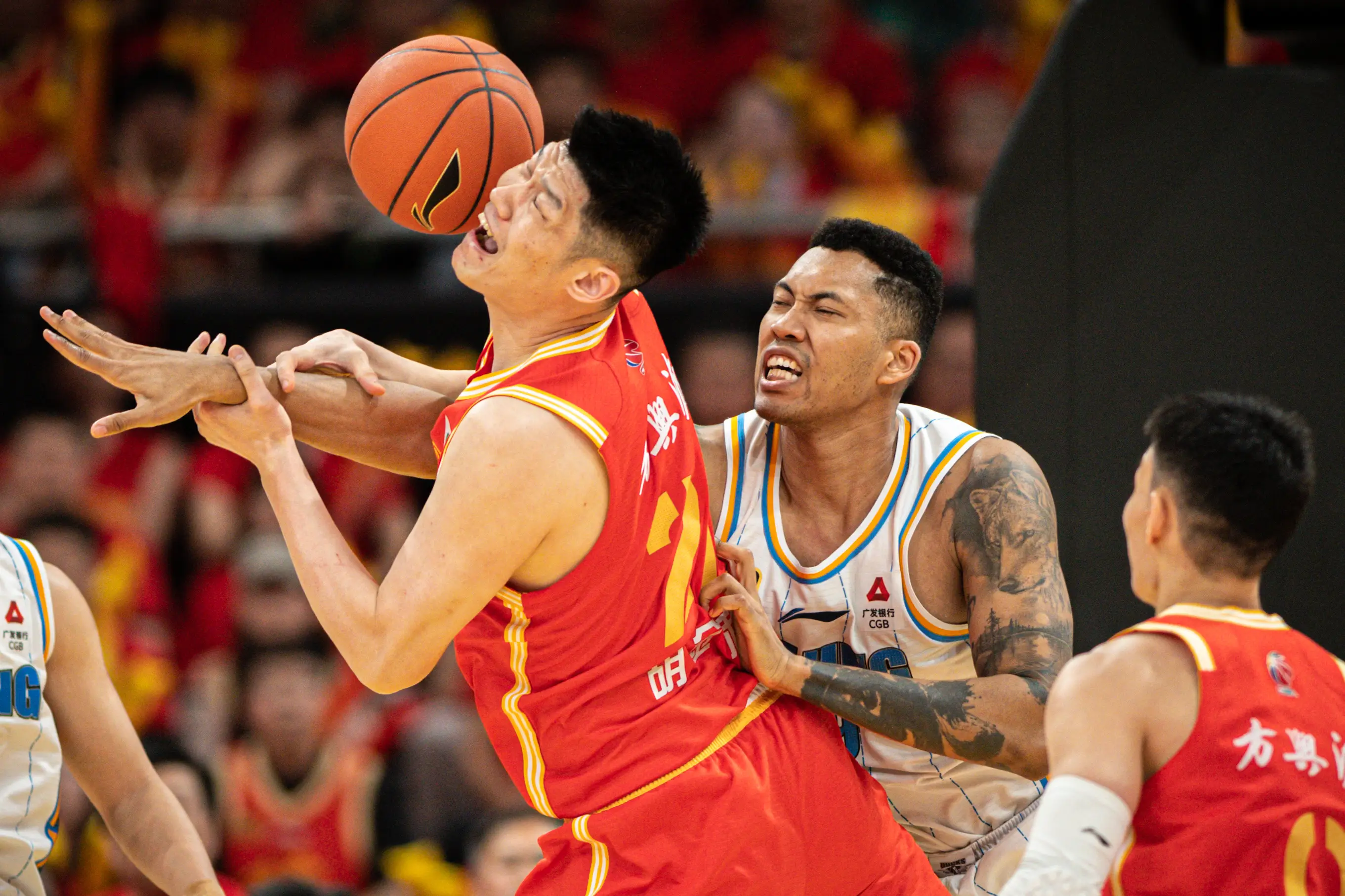 爱游戏娱乐-爵士逆转北京队，约基奇扛起全队